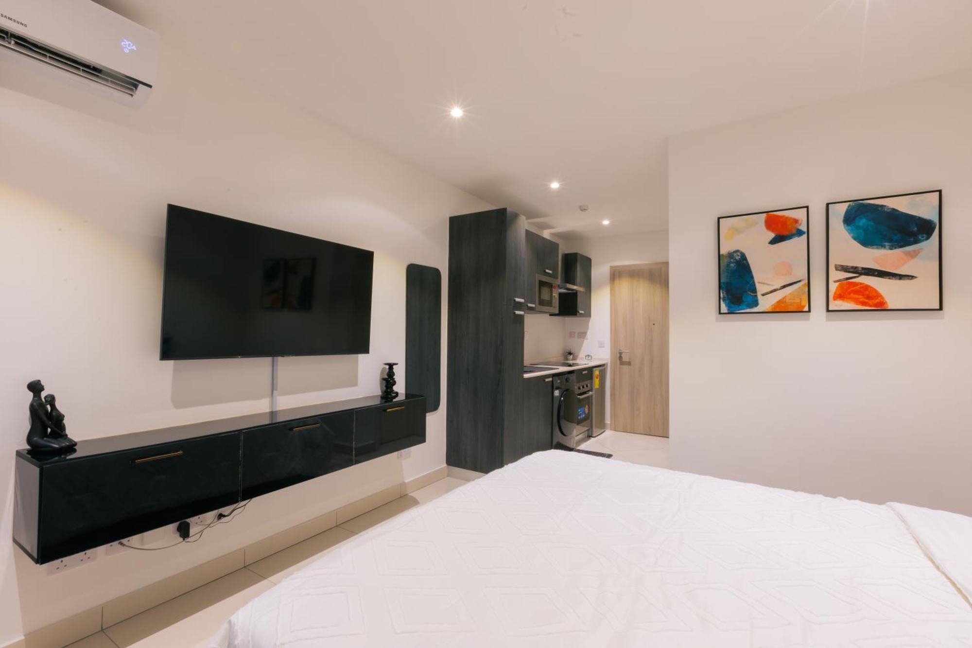 7 Minutes From The Airport - Chic Studio Accra Ngoại thất bức ảnh
